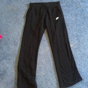 Women’s Nike sweatpants